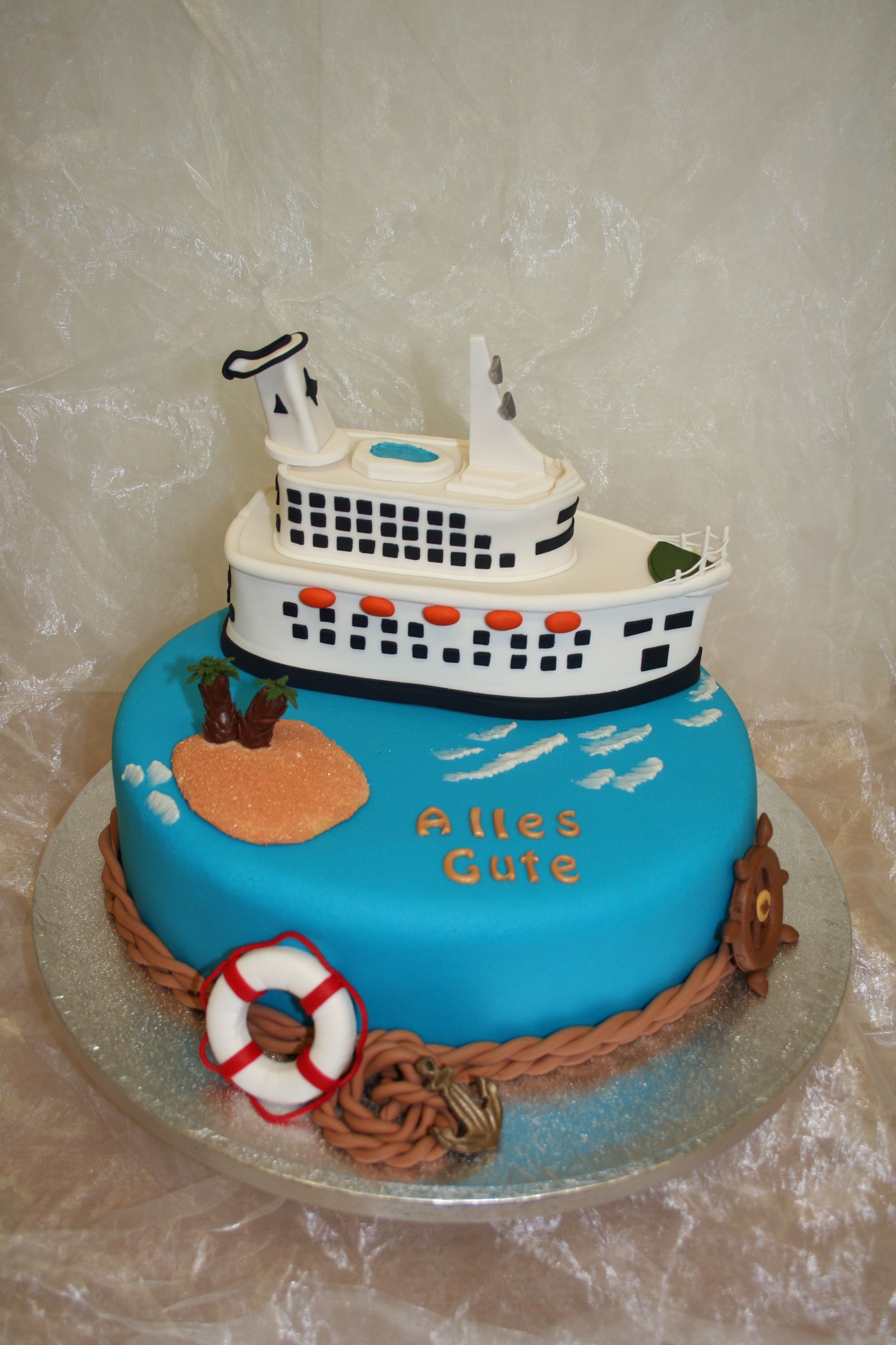Kreuzfahrtschiff-Torte