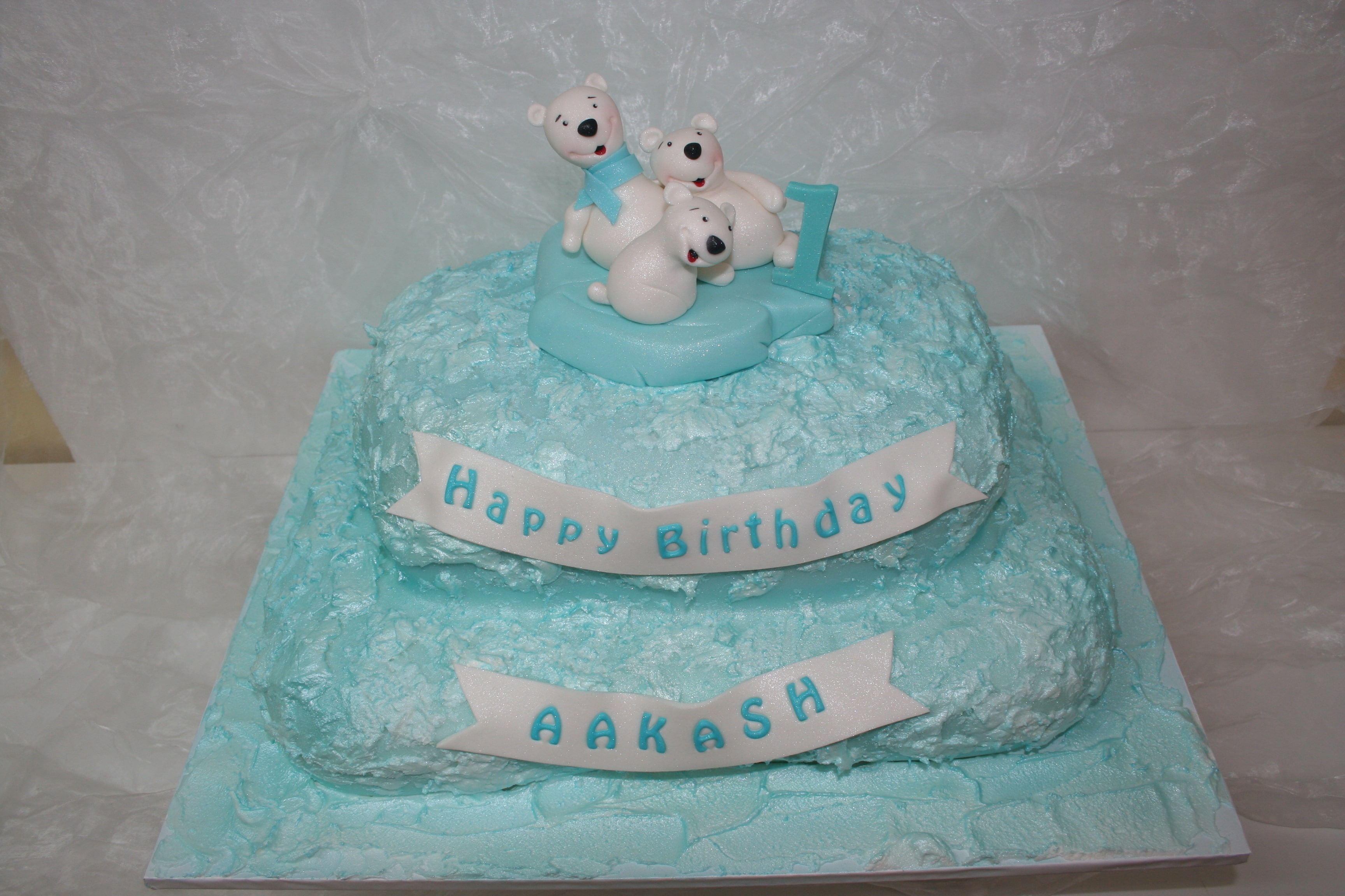 Einzigartige Eisbären-Torte zum 1. Geburtstag mit rauer Eis-Textur - Bavaria Cake Landshut