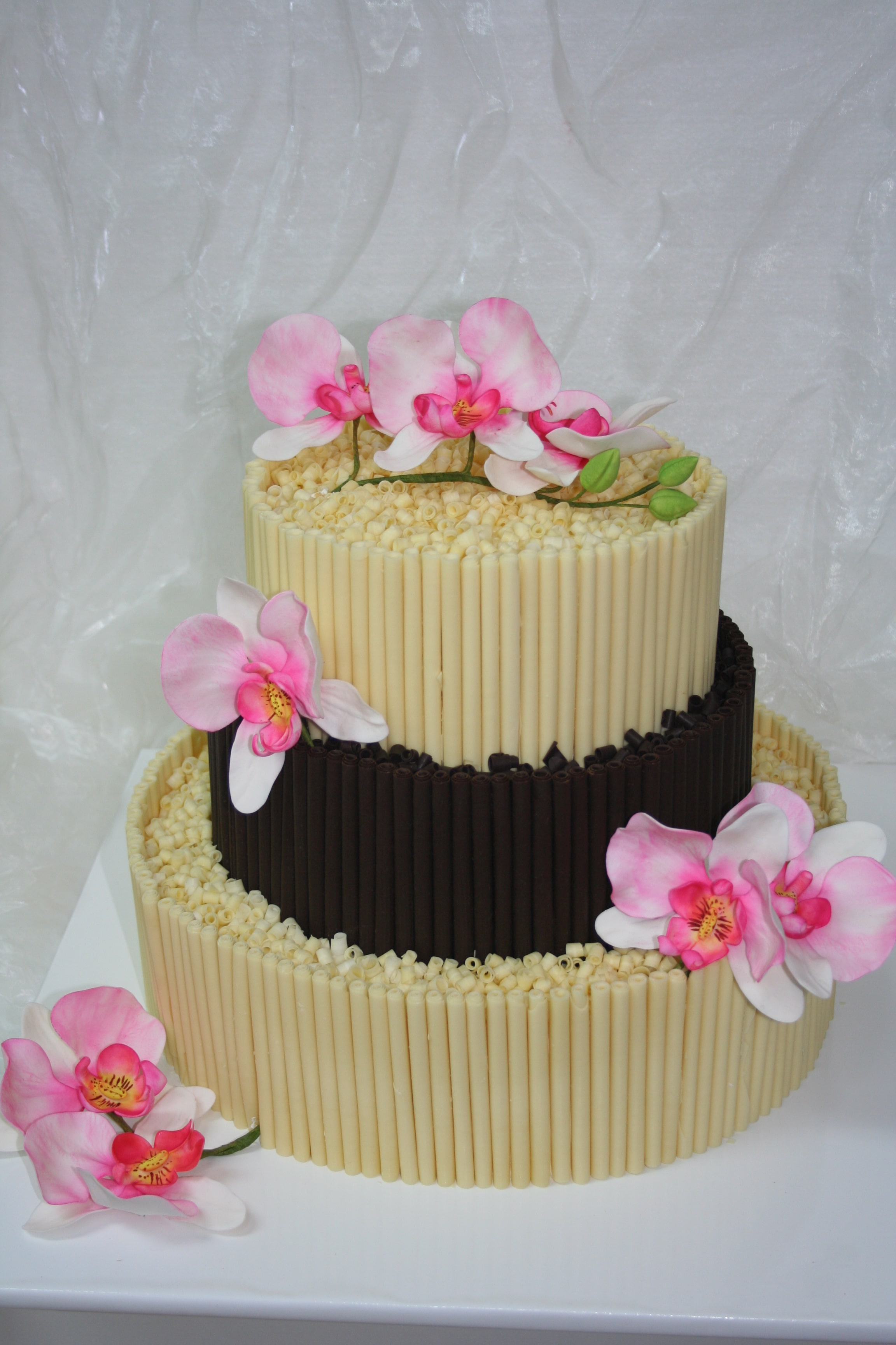 Weiße Schokolade Orchideen-Torte